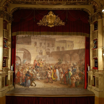Teatro Francesco Morlacchi. Interno. sipario